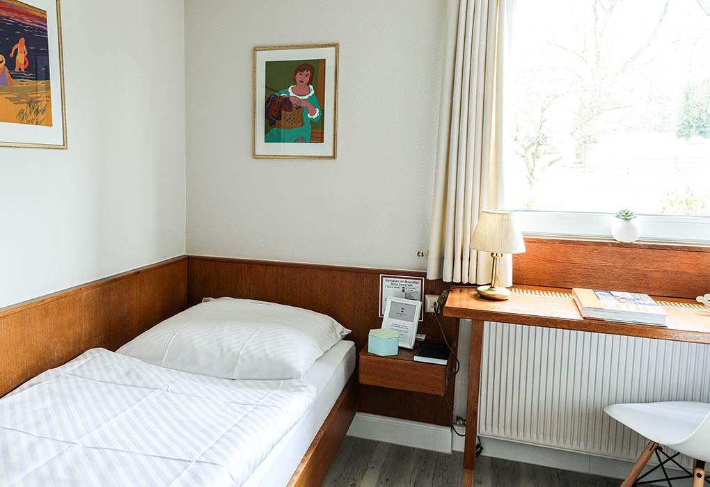 BON-einzelzimmer_0002_Bonsm-Bild-zimmer-52
